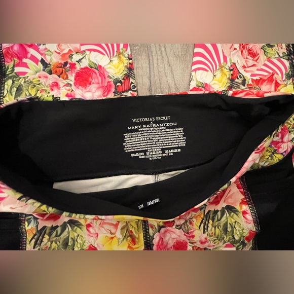 Victoria’s Secret x Mary Katrantzou Total Knockout Tight / Size Medium - Picture 3 of 3